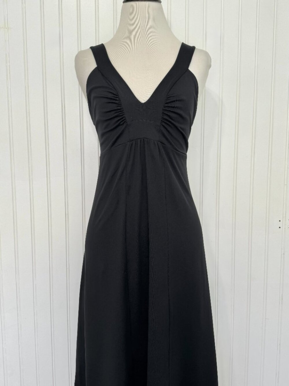 Patagonia Corrine Women's Large Black V-Neck Sleeveless Athletic Dress Spandex
